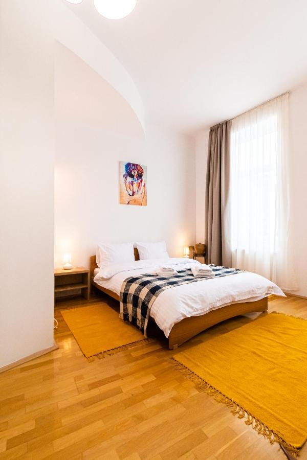 Residence 48 Beautiful Building Within Moments From The Old Town Of Brašov Exteriér fotografie