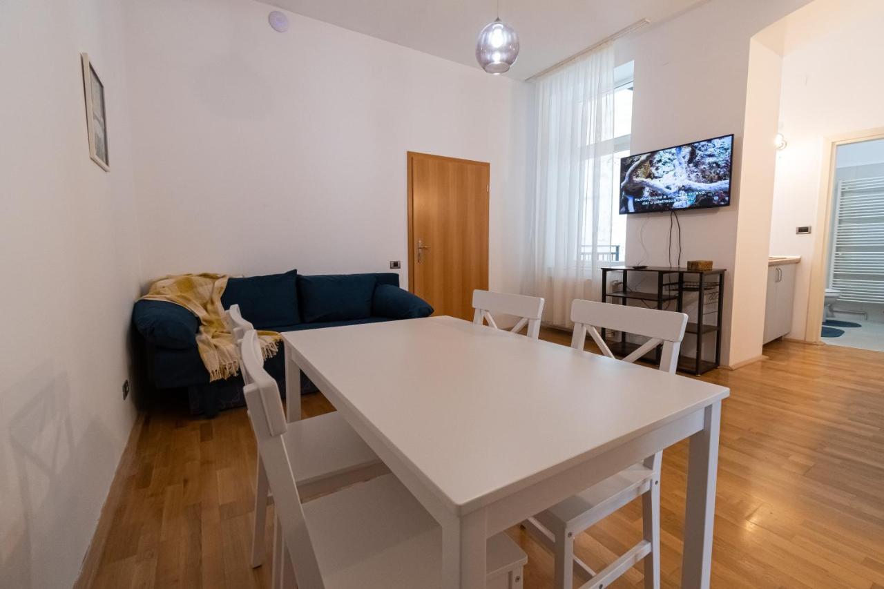 Residence 48 Beautiful Building Within Moments From The Old Town Of Brašov Exteriér fotografie