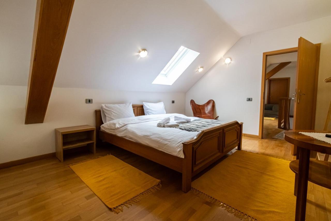 Residence 48 Beautiful Building Within Moments From The Old Town Of Brašov Exteriér fotografie