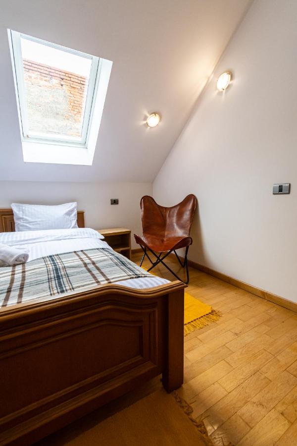 Residence 48 Beautiful Building Within Moments From The Old Town Of Brašov Exteriér fotografie