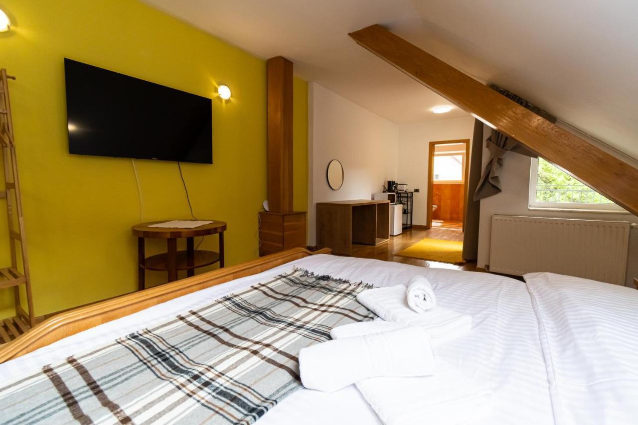 Residence 48 Beautiful Building Within Moments From The Old Town Of Brašov Exteriér fotografie